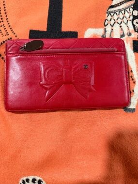 CHANEL Red Quilted Bow Leather Wallet Clutch